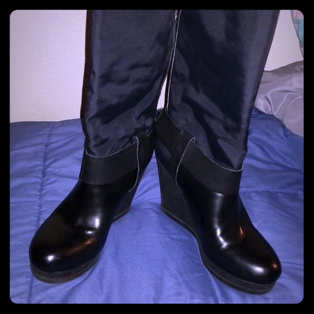 EUC Wedge Boots